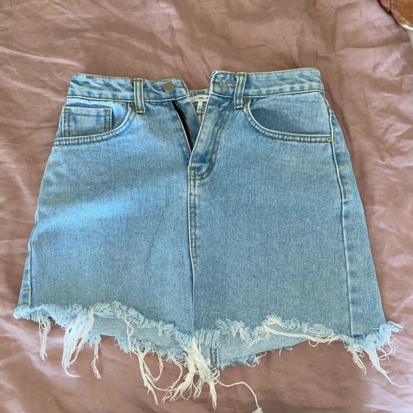 DISTRESSED DENIM MINI SKIRT - Picture 1 of 4
